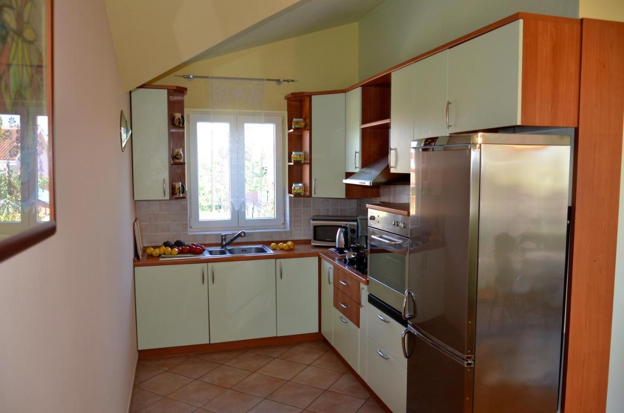 House Maric Apartment โปเรช ภายนอก รูปภาพ